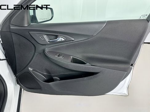 Used 2021 Chevrolet Malibu LT image 34