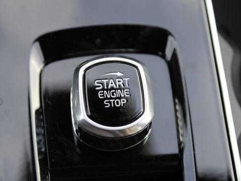 New 2026 Volvo XC90 B5 Core AWD/4WD image 21