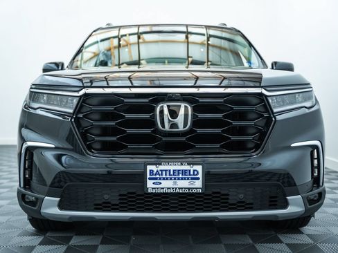 Used 2025 Honda Pilot Elite image 2