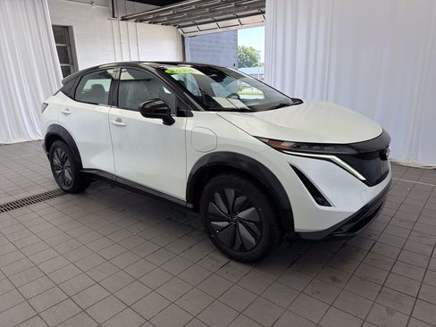 Used 2024 Nissan Ariya AWD image 3