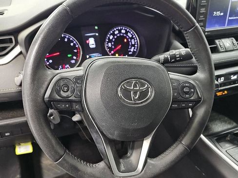 Used 2022 Toyota RAV4 XLE Premium AWD/4WD image 7