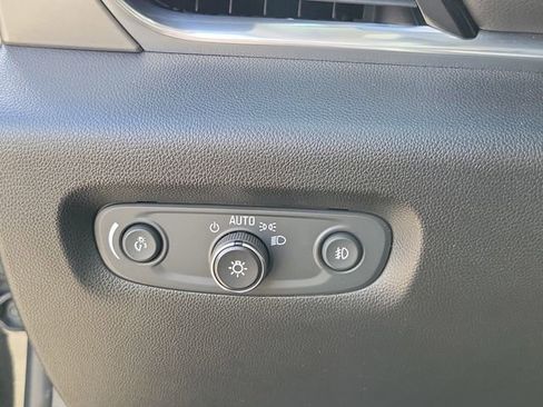 Used 2020 Chevrolet Traverse RS image 30