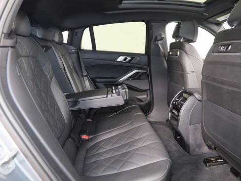 Used 2024 BMW X6 xDrive40i w/ Premium Package image 12