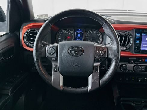 Used 2019 Toyota Tacoma TRD Sport AWD/4WD image 17