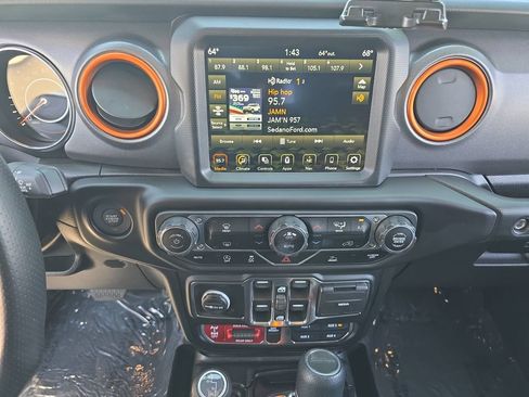 Used 2023 Jeep Gladiator Mojave w/ LED Lighting Group AWD/4WD image 22