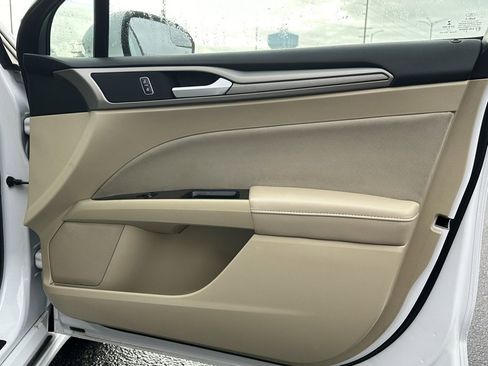 Used 2014 Ford Fusion SE image 21