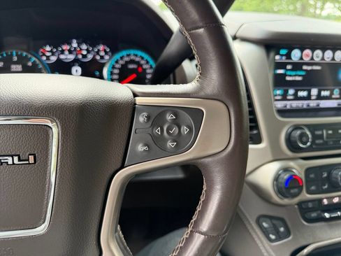 Used 2020 GMC Yukon Denali w/ Open Road Package AWD/4WD image 13