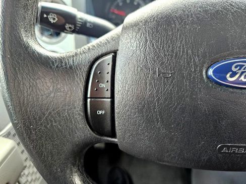 Used 2011 Ford E-350 and Econoline 350 XLT image 11