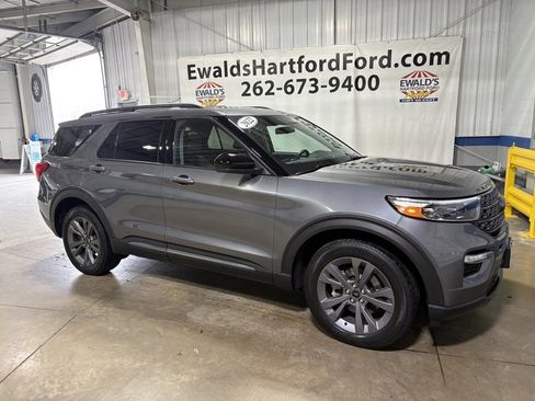 Certified 2022 Ford Explorer XLT w/ Equipment Group 202A image 2