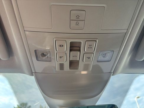 Certified 2026 Volkswagen Taos SE AWD/4WD image 25
