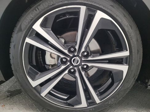 Used 2022 Nissan Sentra SR w/ SR Premium Package FWD image 31