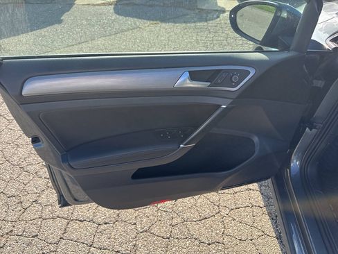 Used 2017 Volkswagen Golf Wolfsburg Edition FWD image 10