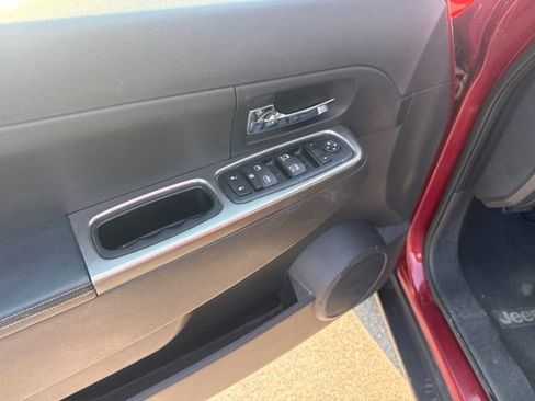 Used 2012 Jeep Liberty Limited Jet w/ Comfort/Convenience Group AWD/4WD image 9