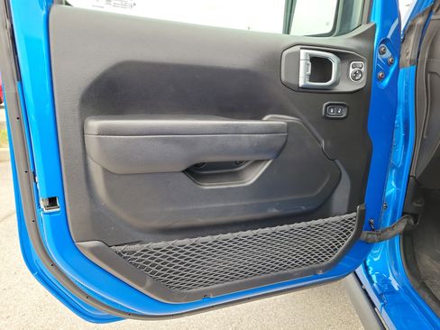 Used 2024 Jeep Gladiator Sport image 16