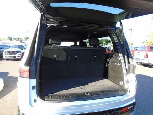 Used 2025 Jeep Wagoneer 4WD w/ Mopar Step-Up Package image 20