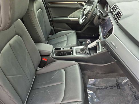 Used 2022 Audi Q3 2.0T Premium w/ Convenience Package AWD/4WD image 18