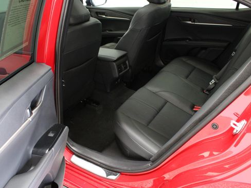Used 2026 Toyota Camry XSE FWD image 29
