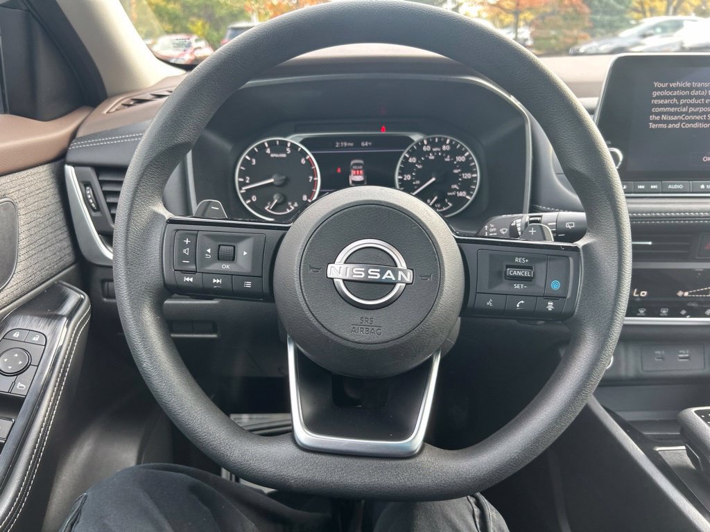 Used 2023 Nissan Rogue SV AWD/4WD image 14