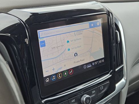 Used 2021 Chevrolet Traverse LT w/ LT Premium Package image 18