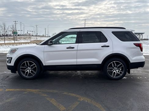Used 2017 Ford Explorer Sport image 8