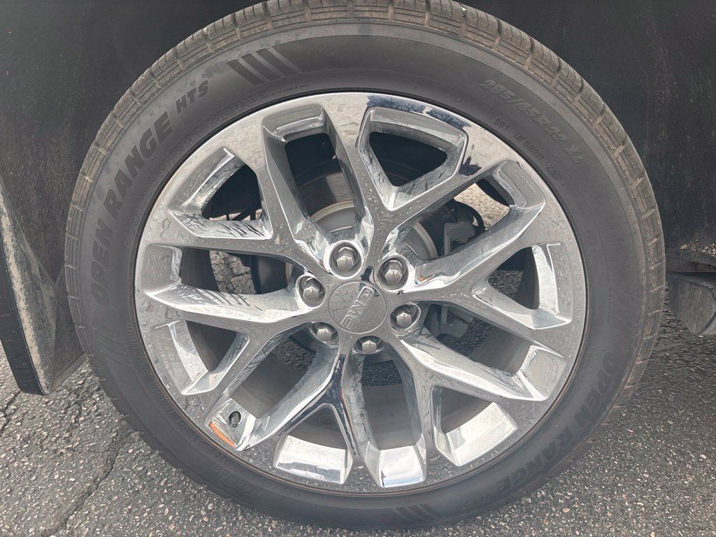 Used 2017 GMC Yukon XL Denali w/ Open Road Package AWD/4WD image 54