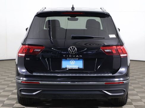 Used 2022 Volkswagen Tiguan SE FWD image 12