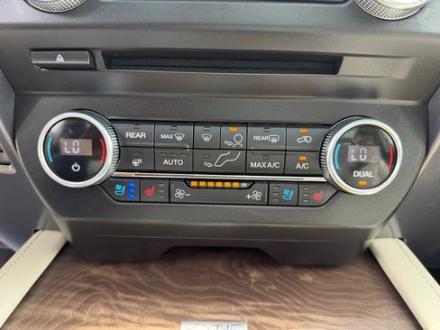 Used 2018 Ford Expedition Platinum AWD/4WD image 29