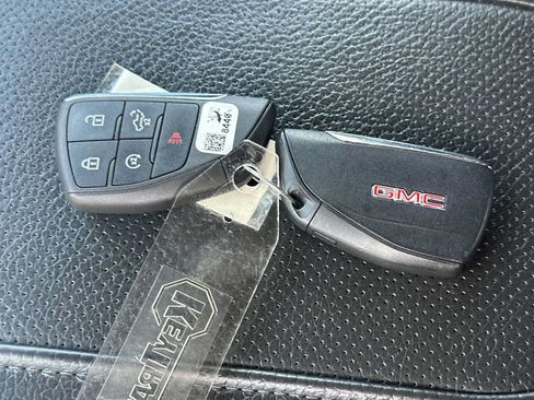 Used 2024 GMC Sierra 1500 Denali AWD/4WD image 26