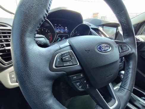 Used 2019 Ford Escape Titanium AWD/4WD image 20