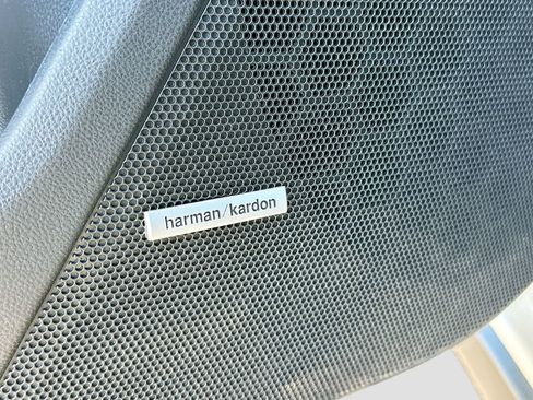 Used 2018 Subaru Crosstrek 2.0i Limited image 19