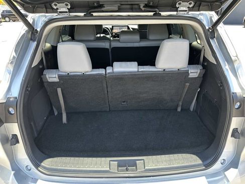 Used 2021 Toyota Highlander Limited FWD image 23