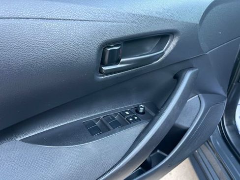 Used 2025 Toyota Corolla LE FWD image 15