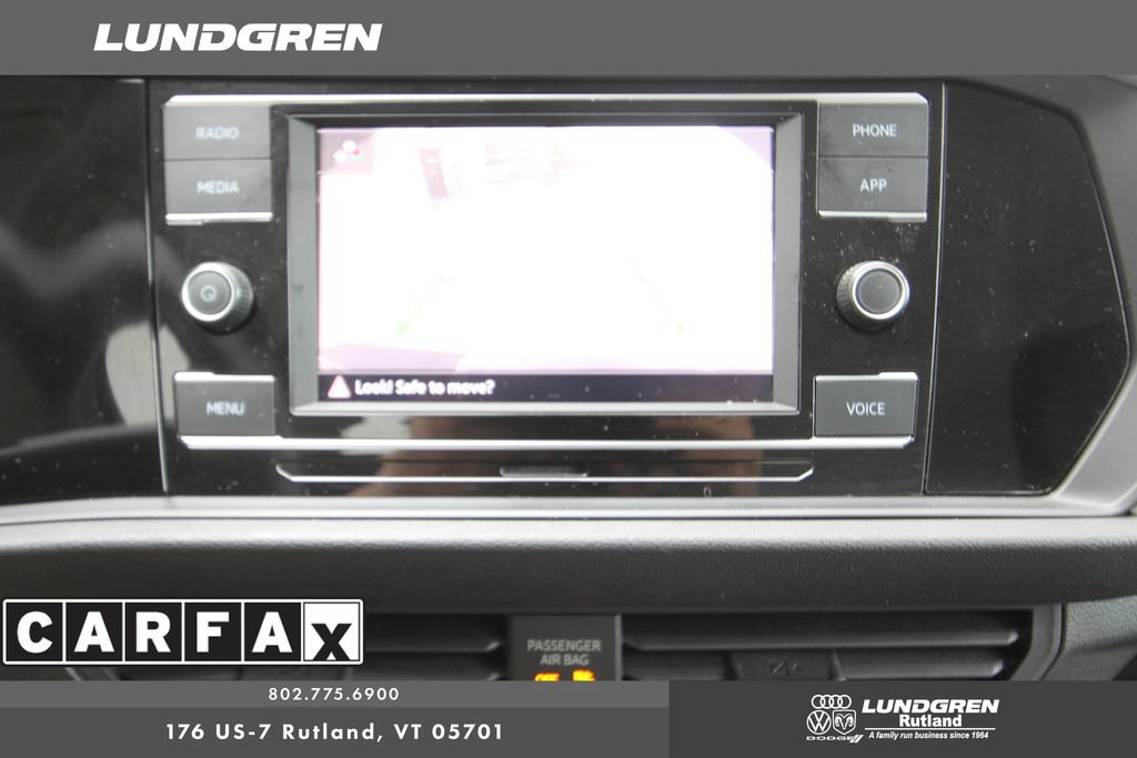 Used 2024 Volkswagen Jetta SE FWD image 2