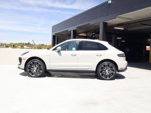 New 2026 Porsche Macan image 2