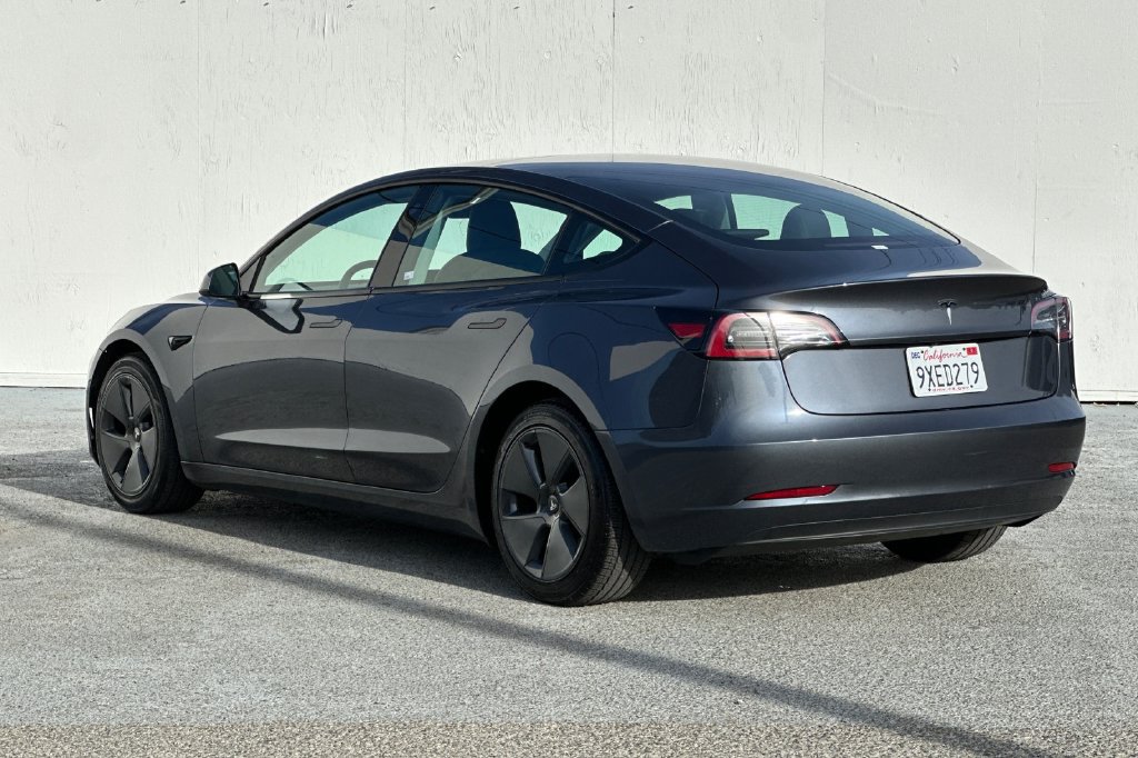 Used 2023 Tesla Model 3 Standard Range RWD image 5