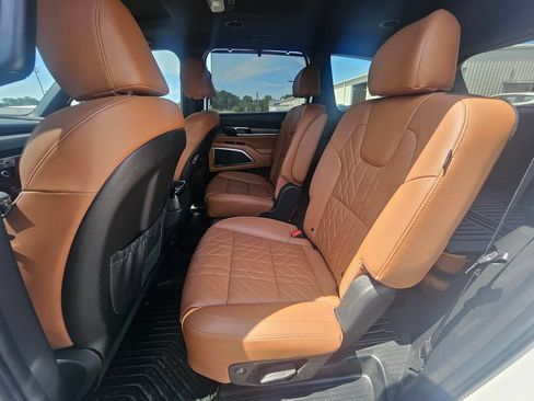 Used 2025 Kia Telluride AWD image 15