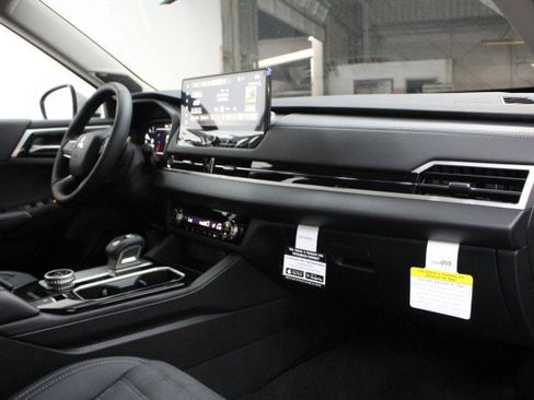 New 2026 Mitsubishi Outlander SE FWD image 17