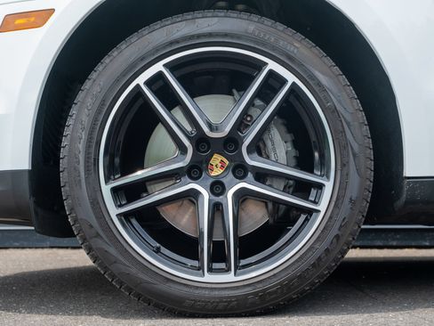 Certified 2021 Porsche Macan S AWD/4WD image 12