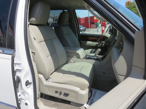 Used 2013 Lincoln Navigator L 4WD w/ HD Trailer Tow Pkg image 11