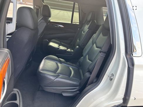 Used 2015 Cadillac Escalade Luxury RWD image 7