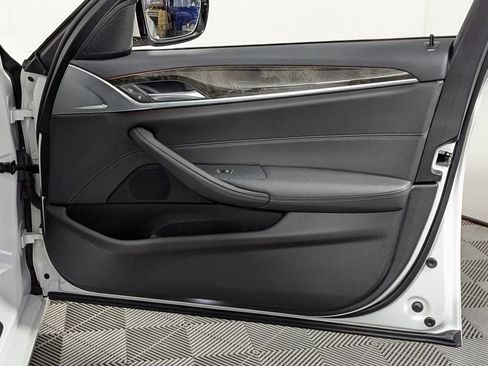 Used 2021 BMW 530i xDrive w/ Convenience Package image 27