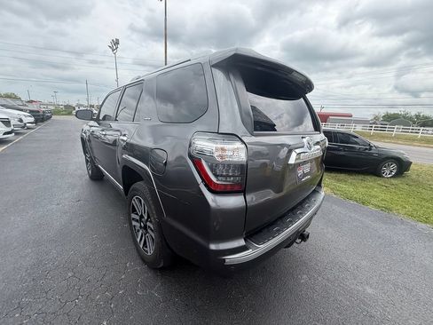 Used 2022 Toyota 4Runner Limited AWD/4WD image 6