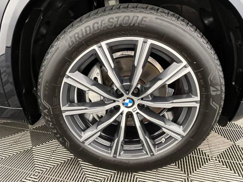 Used 2024 BMW X5 xDrive40i w/ M Sport Package AWD/4WD image 16