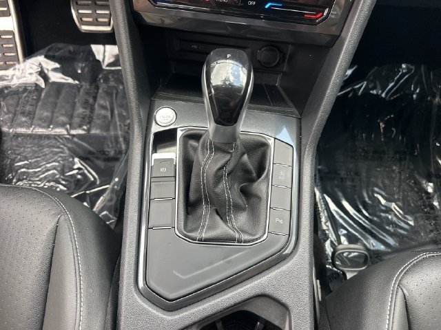 Used 2023 Volkswagen Tiguan SE R-Line FWD image 18