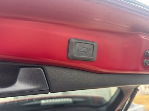 Used 2024 Toyota RAV4 XLE w/ Convenience Package image 9