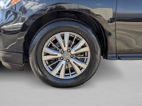 Used 2019 Nissan Pathfinder SL image 25