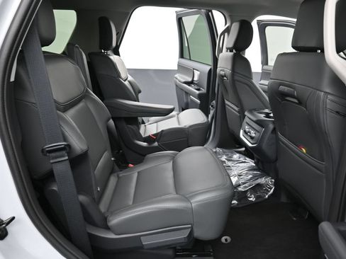 New 2026 Ford Expedition Active RWD image 23