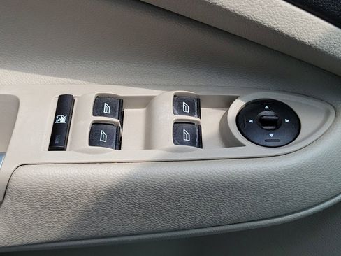 Used 2013 Ford Escape SE AWD/4WD image 16