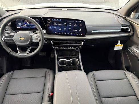 New 2026 Chevrolet Traverse LT image 9