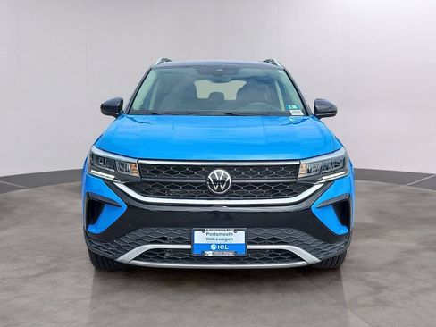 Used 2023 Volkswagen Taos SE AWD/4WD image 2